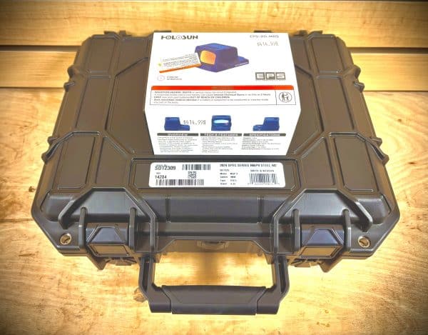 SMITH & WESSON PERFORMANCE CENTER M&P 9 METAL HD BUNDLE WITH HOLOSUN & OLIGHT - Image 4