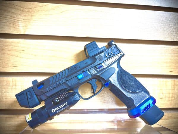 SMITH & WESSON PERFORMANCE CENTER M&P 9 METAL HD BUNDLE WITH HOLOSUN & OLIGHT