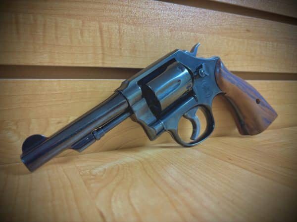 SMITH & WESSON MODEL 10 CLASSIC 38SPL NEW IN BOX - Image 2