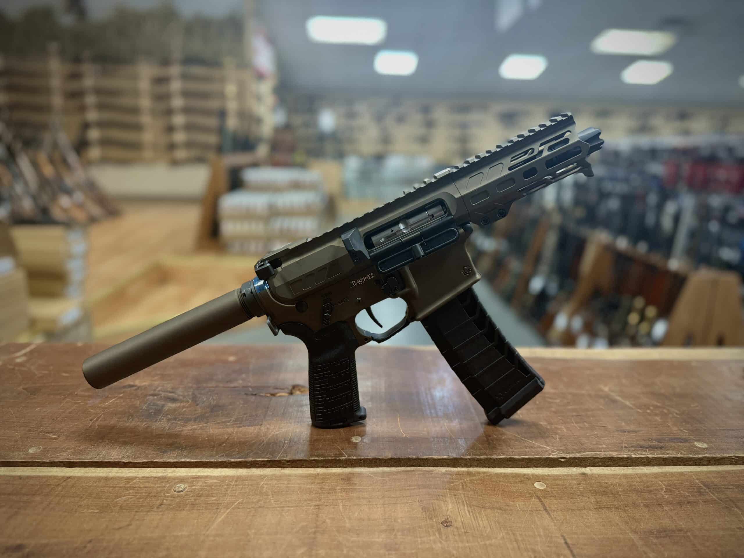 CMMG BANSHEE MK4 22LR PISTOL BRAND NEW FROM DISTRIBUTOR BUT BLEM (NO BOX) - Image 3