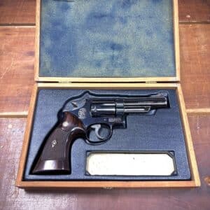 SMITH & WESSON MODEL 19 IN 357 MAGNUM