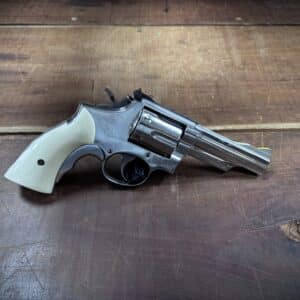SMITH & WESSON 19-3 357 MAGNUM REVOLVER