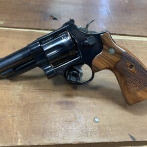 SMITH & WESSON 29-10 IN 44 MAGNUM