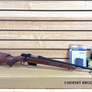 22 HORNET CZ 527 AMERICAN WITH DIE SET & EXTRAS