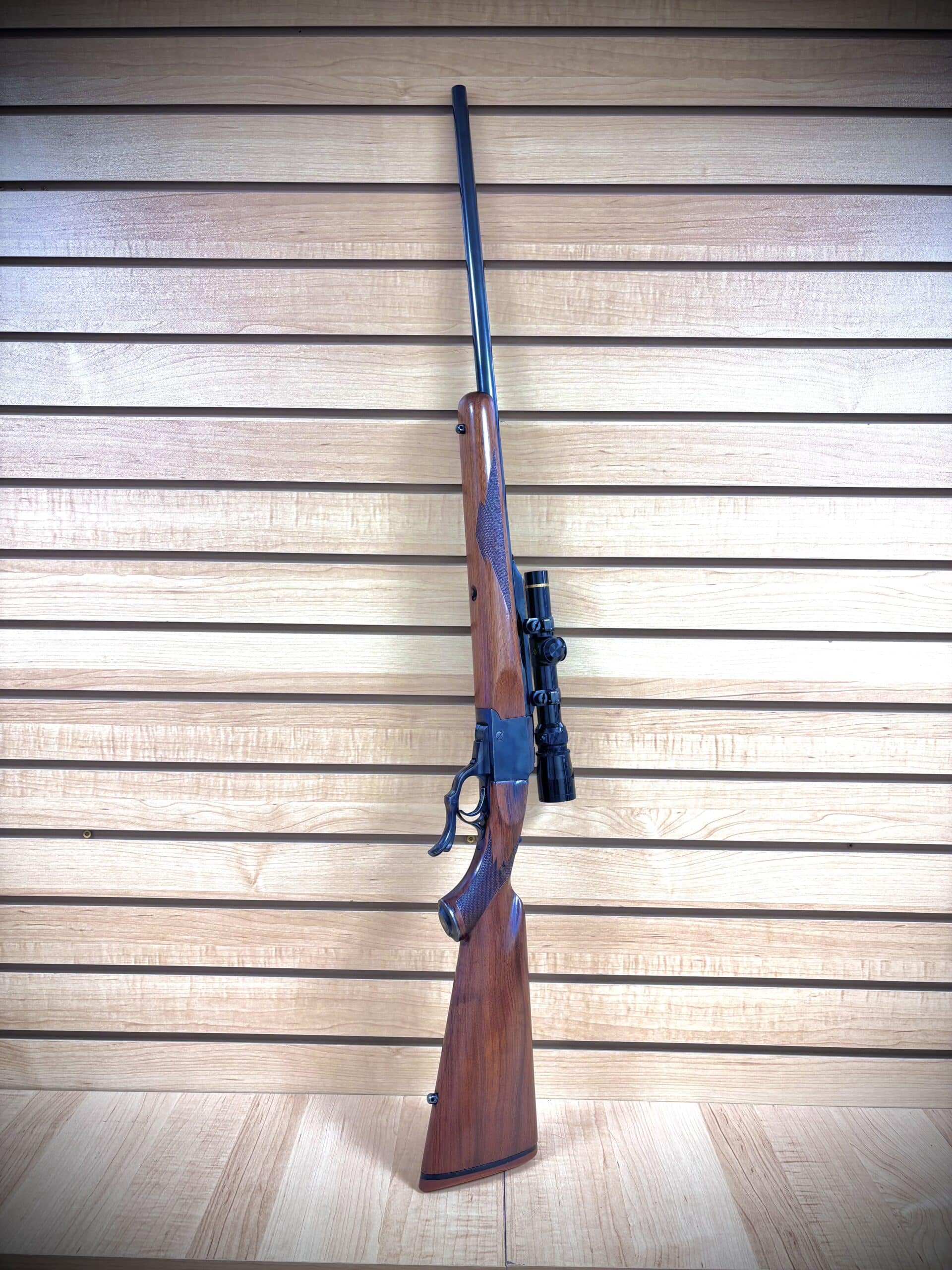 1971 RUGER NO.1 243 WITH LEUPOLD SCOPE. - Image 2