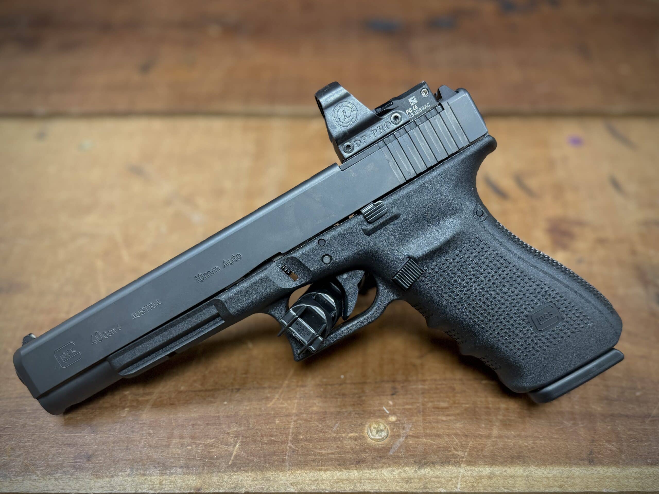 PRE OWNED GLOCK 40 GEN 4 MOS WITH LEUPOLD DELTA PRO WITH 3 MAGS - Image 2