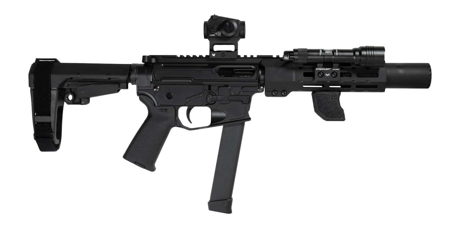 Shark Coast Tactical SCC06704SPBO9-D Sneeky Pete Deluxe w/Optic 9mm Luger 30+1 5.50" Black Melonite Threaded Barrel, Black Cerakote Receiver, SB Tactical SBA3 Brace, Vortex Crossfire Red Dot, Streamli
