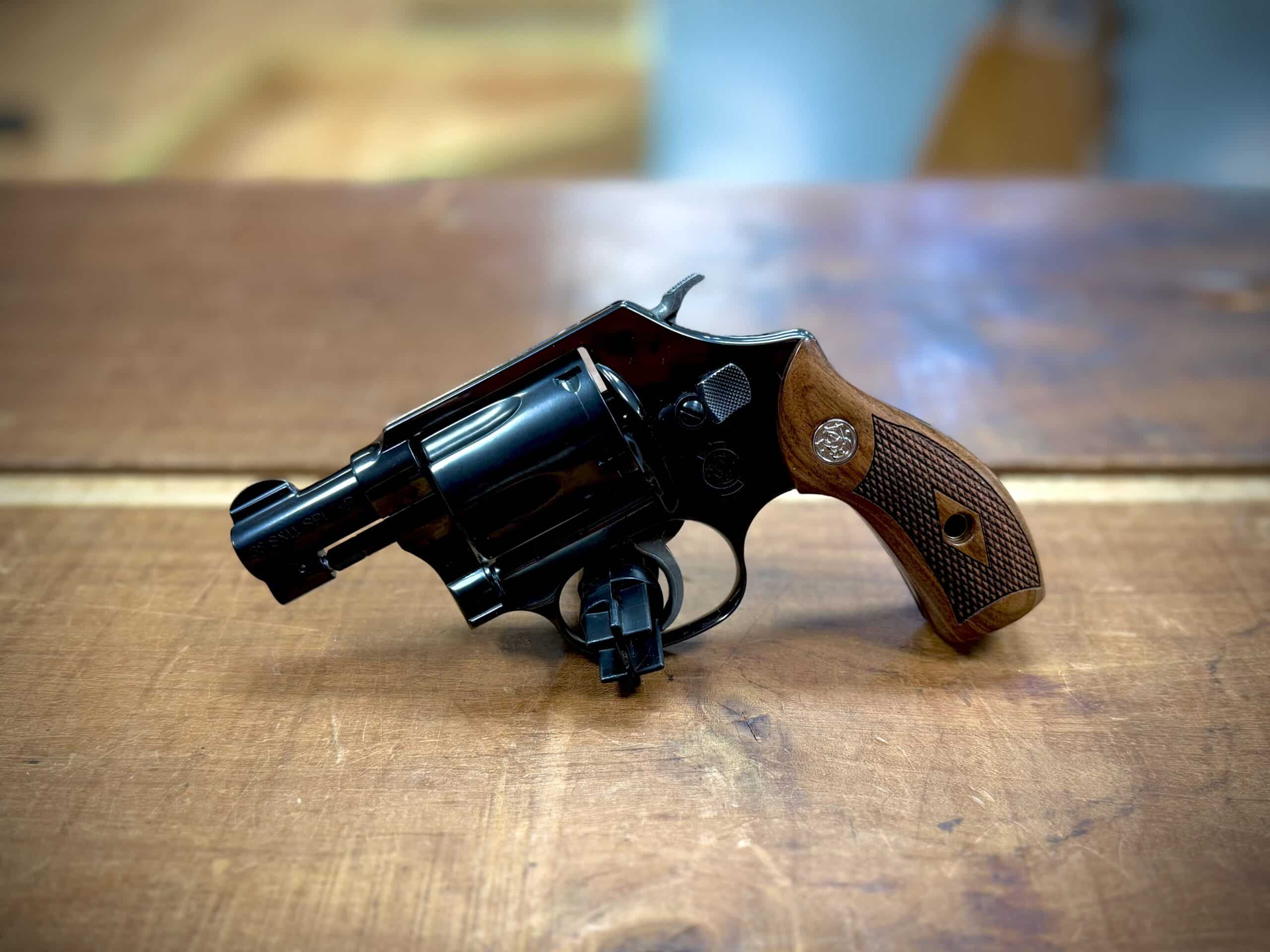 SNUB NOSE SMITH & WESSON MODEL 36-11 CHIEF'S SPECIAL .38 SPECIAL +P - Image 2